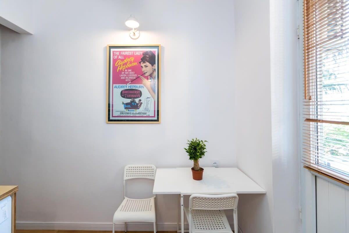 Central Vera Studio - Ideal For 3 - By Wehost Tbilisi Ngoại thất bức ảnh